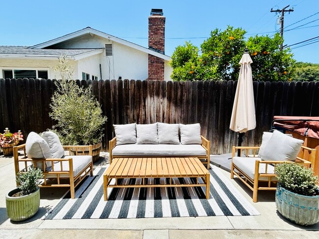 18171 Beneta Way in Tustin, CA - Building Photo - Building Photo