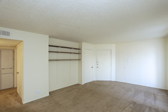 Plaza Square Apartments in San Angelo, TX - Building Photo - Building Photo