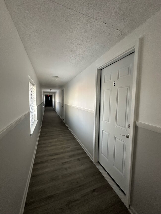 12 Maple St, Unit 2 in Plainville, CT - Building Photo - Building Photo