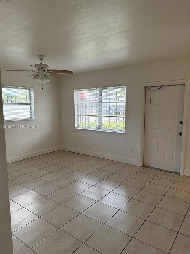 2910 NW 92nd St in Miami, FL - Building Photo - Building Photo