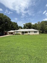 1918 W Wedington Dr in Fayetteville, AR - Building Photo