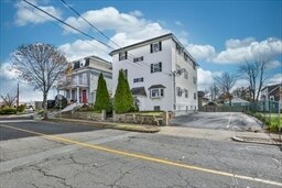 14 W Water St, Unit #3 in Wakefield, MA - Building Photo - Building Photo