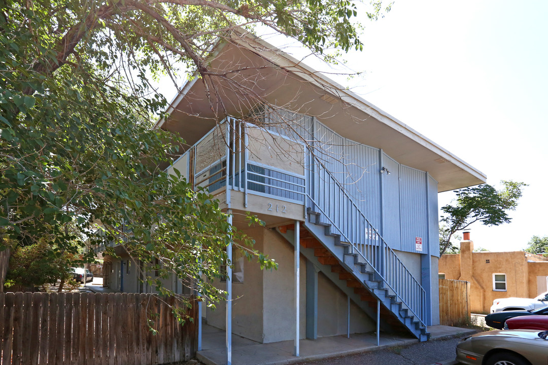 212 Vassar Dr SE in Albuquerque, NM - Building Photo