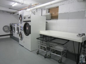 102 Albemarle Rd-Unit -E-7 in Brooklyn, NY - Building Photo - Building Photo