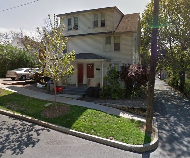 126 E Irvin Ave, Unit 126 and 128 E Irvin in State College, PA - Foto de edificio