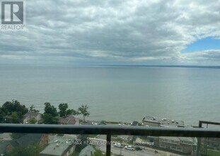 370 Martha St in Burlington, ON - Building Photo - Building Photo