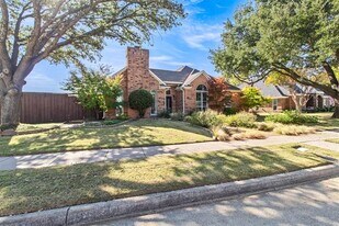 2500 Redfield Dr in Plano, TX - Building Photo