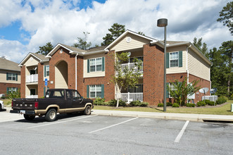 Powell Place Apartments in Barnesville, GA - Building Photo - Building Photo