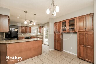 9436 Craig Dr in Overland Park, KS - Foto de edificio - Building Photo