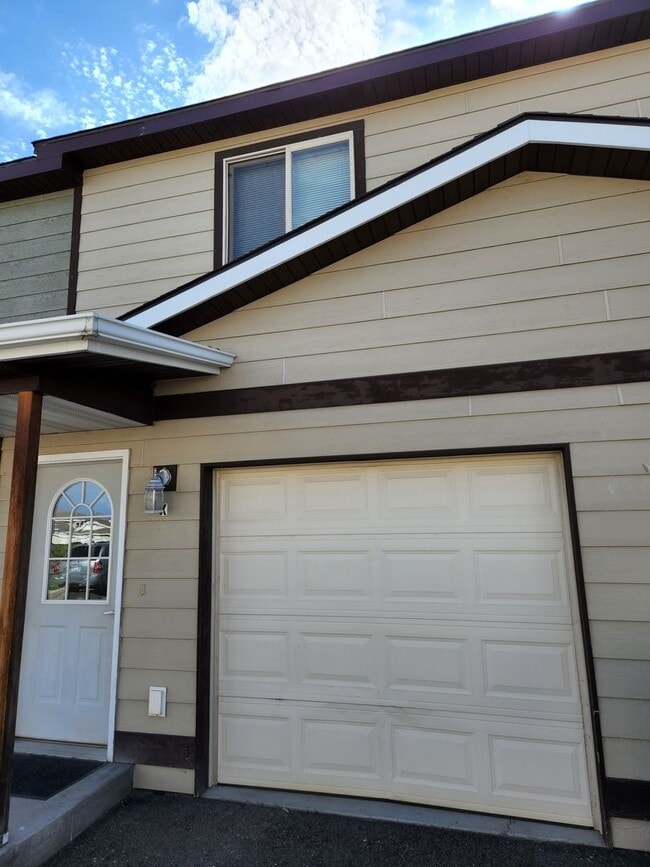 1010 Cruiser Ln in Belgrade, MT - Building Photo - Building Photo