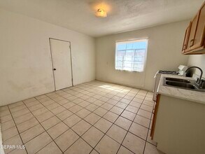 5901 Trowbridge Dr in El Paso, TX - Building Photo - Building Photo
