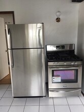 2434 Oak St, Unit A in Santa Monica, CA - Building Photo - Building Photo