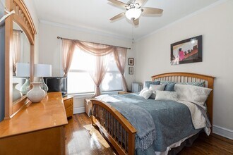 2324 E 69th St, Unit 2 in Chicago, IL - Foto de edificio - Building Photo