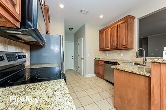 252 Hedgewood Dr in Hampton, GA - Foto de edificio - Building Photo