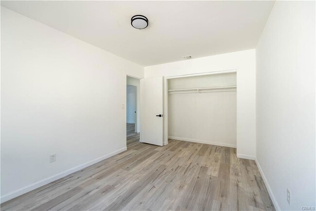 17955 Cantara St in Los Angeles, CA - Building Photo - Building Photo