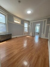 130 Wade St, Unit 3 in Jersey City, NJ - Building Photo - Building Photo