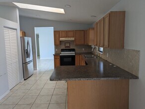 1314 Onyx St in Punta Gorda, FL - Foto de edificio - Building Photo