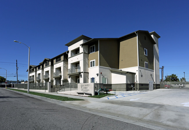 ENCANTO COURT APARTMENTS in Los Angeles, CA - Building Photo - Building Photo