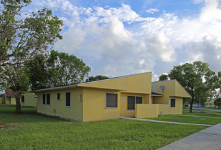 Pine Island I & II in Homestead, FL - Building Photo - Building Photo