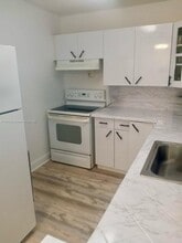 5201 NW 7th St, Unit 405 in Miami, FL - Building Photo - Building Photo