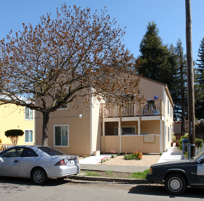 212 Orange in Santa Rosa, CA - Building Photo - Building Photo