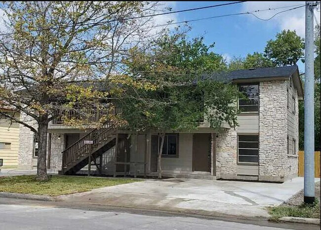 607 W Byrd Blvd, Unit 605-2 in Universal City, TX - Building Photo - Building Photo