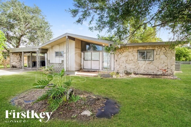 2749 Elm Dr NE in Palm Bay, FL - Building Photo - Building Photo