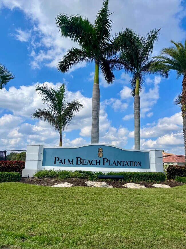 325 Mulberry Grove Rd in Royal Palm Beach, FL - Building Photo - Building Photo