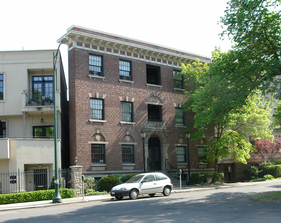 1225 W Riverside Ave in Spokane, WA - Foto de edificio