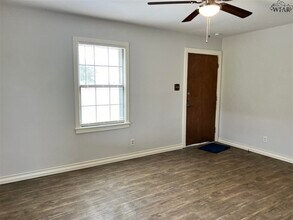 202 FM 367 in Iowa Park, TX - Building Photo - Building Photo