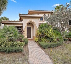 111 Evergrene Pkwy in Palm Beach Gardens, FL - Building Photo