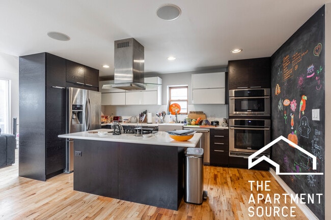 1939 N Winchester Ave, Unit CH in Chicago, IL - Building Photo - Building Photo