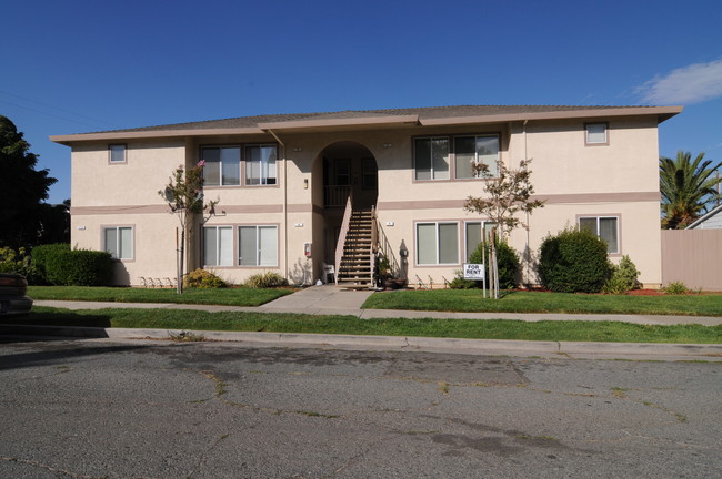 436-450 Montezuma St in Rio Vista, CA - Building Photo - Building Photo