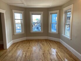 14 Maine Ave, Unit 2 in Somerville, MA - Building Photo