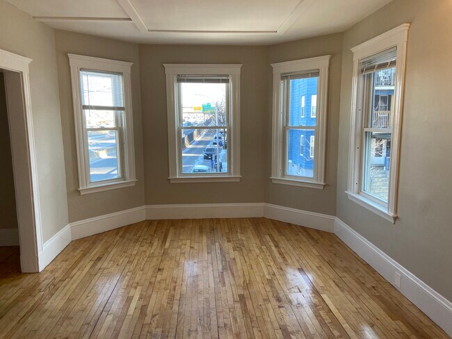 14 Maine Ave, Unit 2