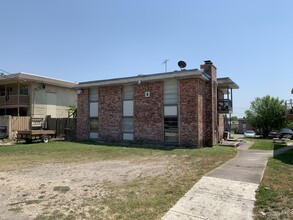 Lockhill Hacienda Apartments in San Antonio, TX - Building Photo - Building Photo