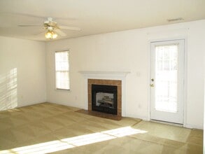 204 Slate Ct in Jacksonville, NC - Building Photo - Building Photo