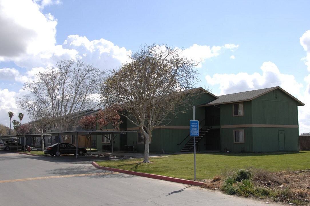 Riverwood Apartments in Riverdale, CA - Foto de edificio