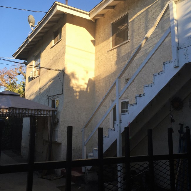 15249 Gresham St in North Hills, CA - Building Photo - Building Photo