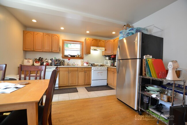 53 Gardner St, Unit 3 in Boston, MA - Building Photo - Building Photo