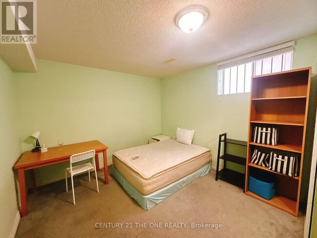 123 Steeles Ave E in Toronto, ON - Building Photo - Building Photo