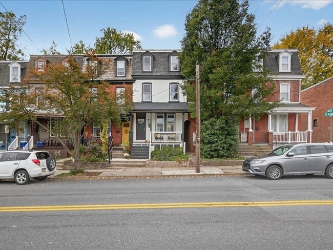 584 N Plum St in Lancaster, PA - Building Photo - Building Photo