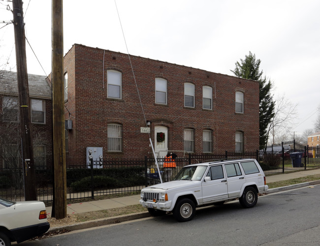 1443-1449 Smith Pl SE in Washington, DC - Foto de edificio - Building Photo