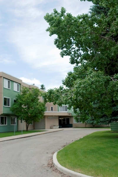 Wilkinson House in Calgary, AB - Building Photo