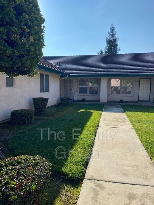 2519 W Oriole Ave