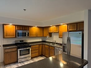 504 Old Hunt Rd in Fox River Grove, IL - Building Photo - Building Photo