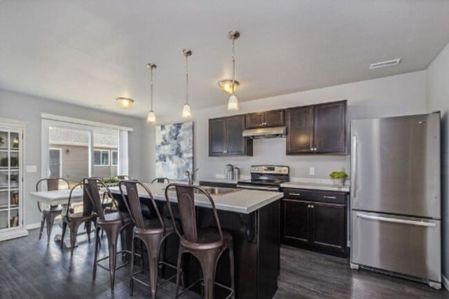 1014 W Villas Dr in Vicksburg, MI - Building Photo - Building Photo