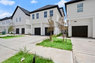 3241 Real St in Houston, TX - Building Photo - Building Photo