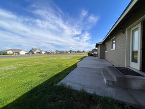 8328 2.4 Rd NE in Moses Lake, WA - Building Photo - Building Photo