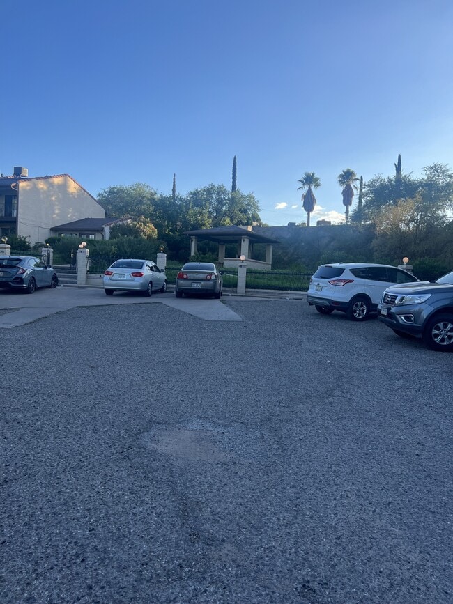 property at 793 W Mesa Verde Dr